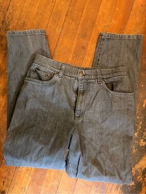 Women’s Straight Jeans in Charcoal Gray